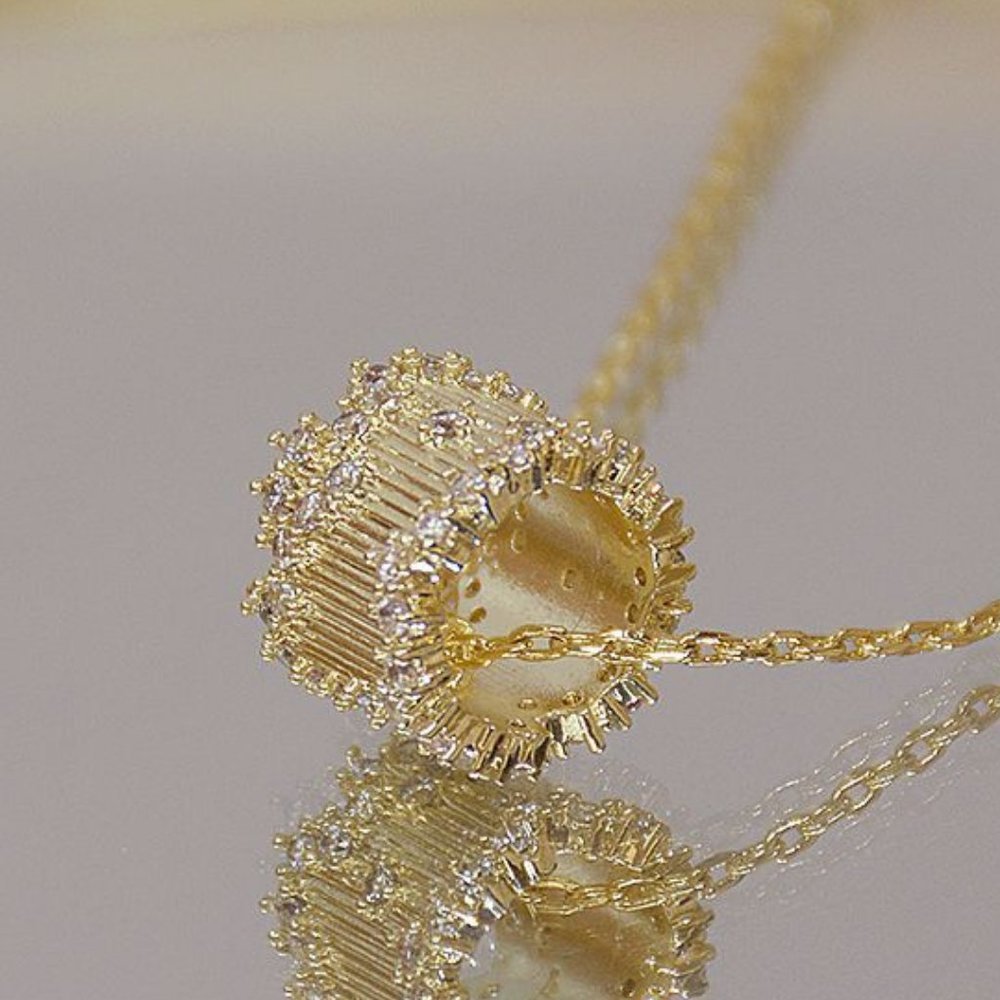 NEW 14k Gold Plated Round Diamond Geometric Textured Pendant Necklace